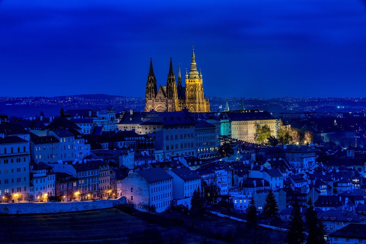 How Do I Move to Prague old city