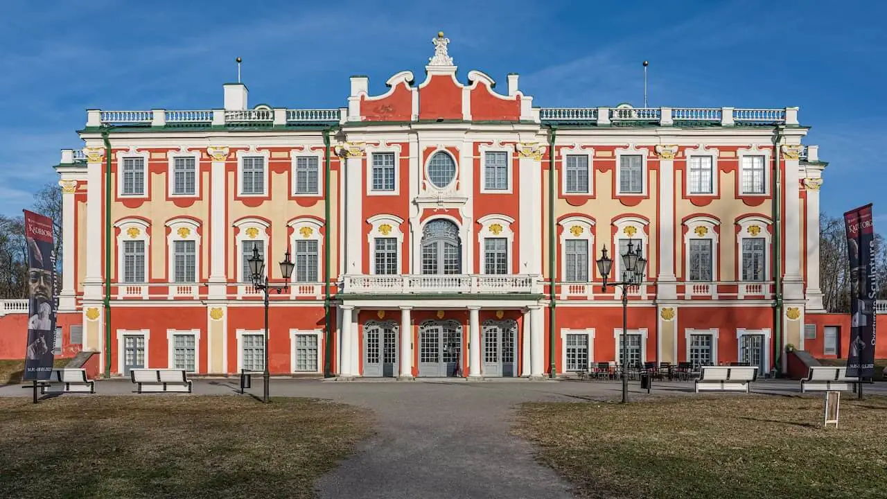 Kadriorg Palace in Tallinn, Estonia, a beautiful example of Baroque architecture surrounded by lush greenery.