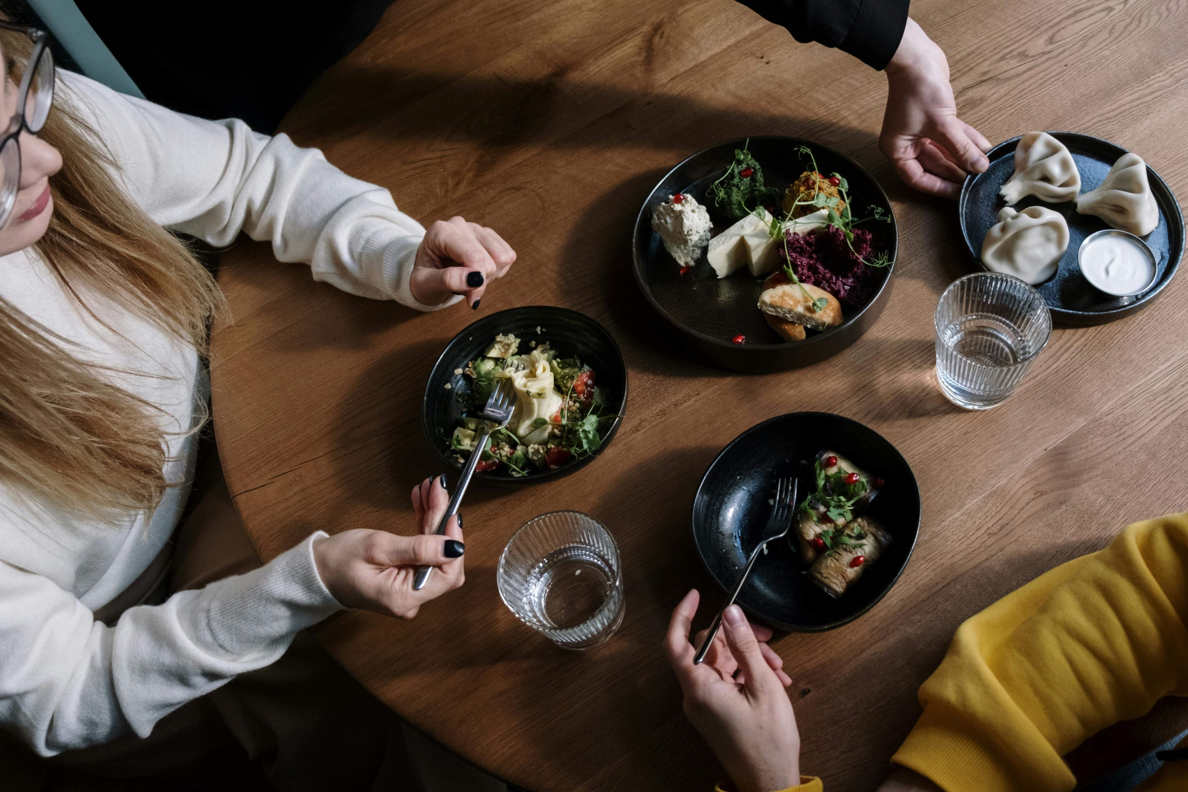 Popular Georgian dishes served at good restaurants in Tbilisi